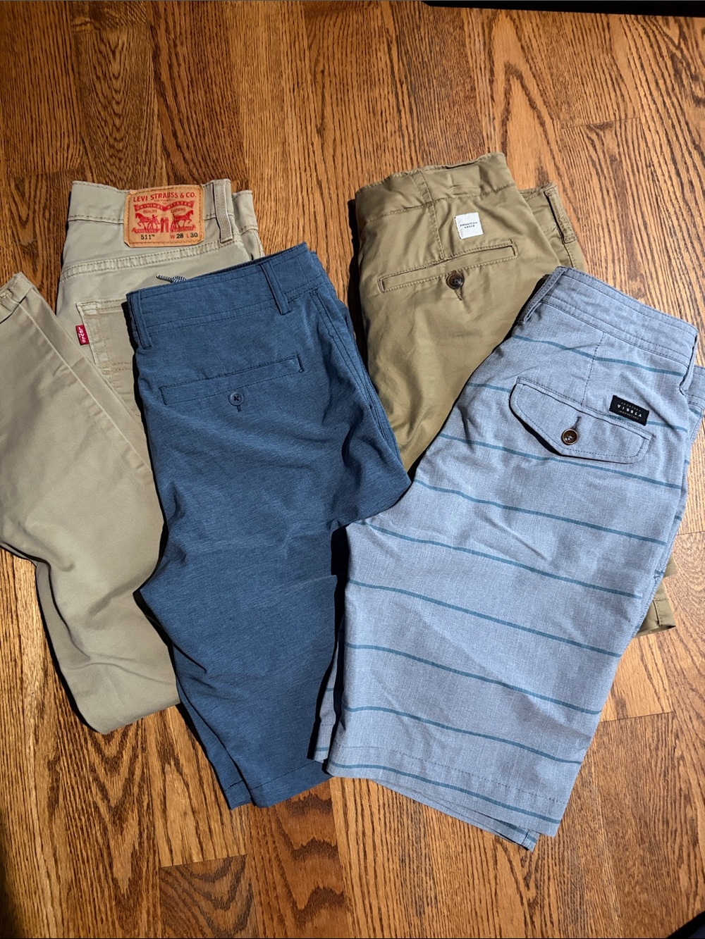 Lot of 4! 28 waist,3 shorts, 1 chino. Excellent condition!
